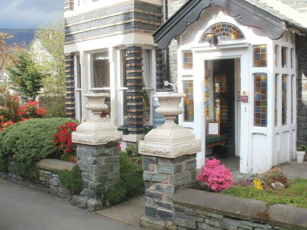 Dalkeith 4*